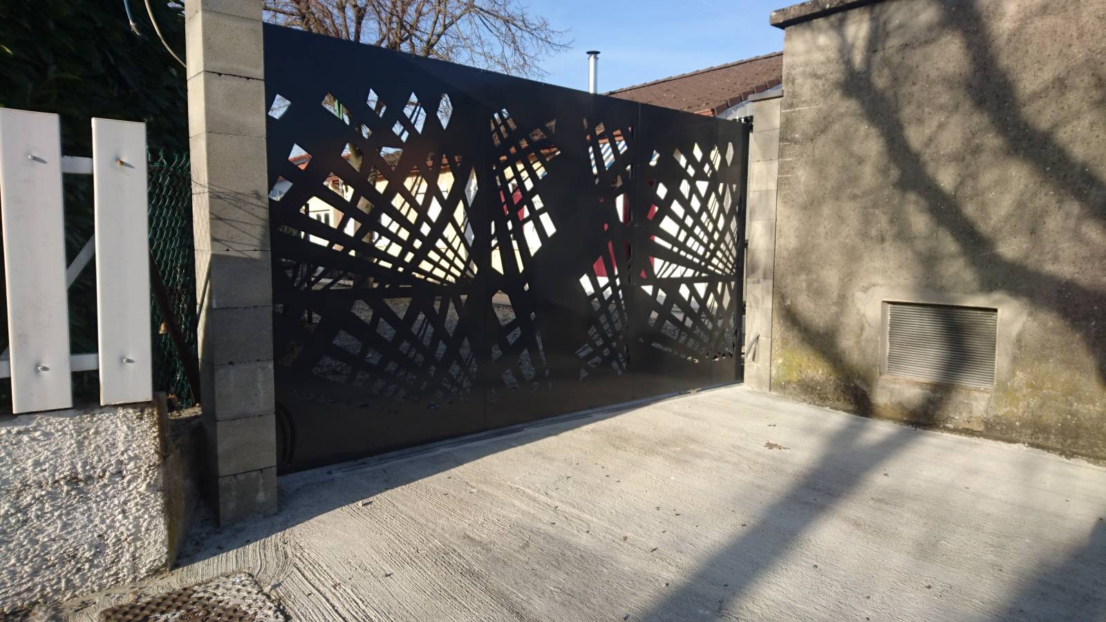 Installation de portail coulissant extérieur dans le Rhône et l'Isère