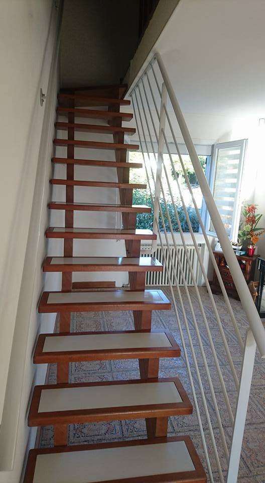 Rampe en acier blanc pour escalier intérieur Lyon