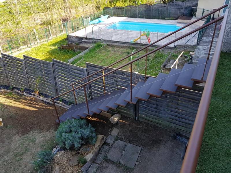 Escalier acier extérieur avec garde corps Sainte Foy