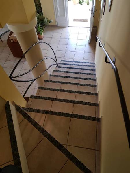 Rampe design pour escalier intérieur dans une maison dans l'Ouest Lyonnaise