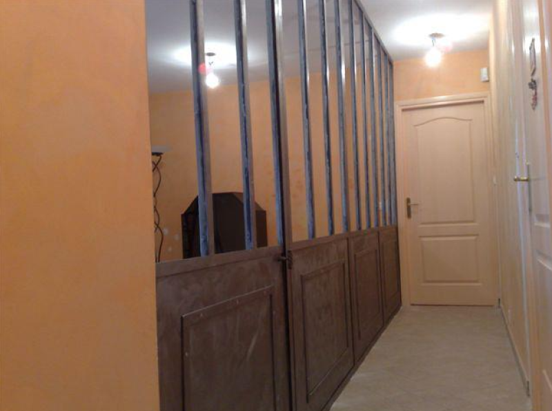 Fabrication de verrière intérieure en acier galvanisé couleur rouille, pour séparer des pièces à Oullins