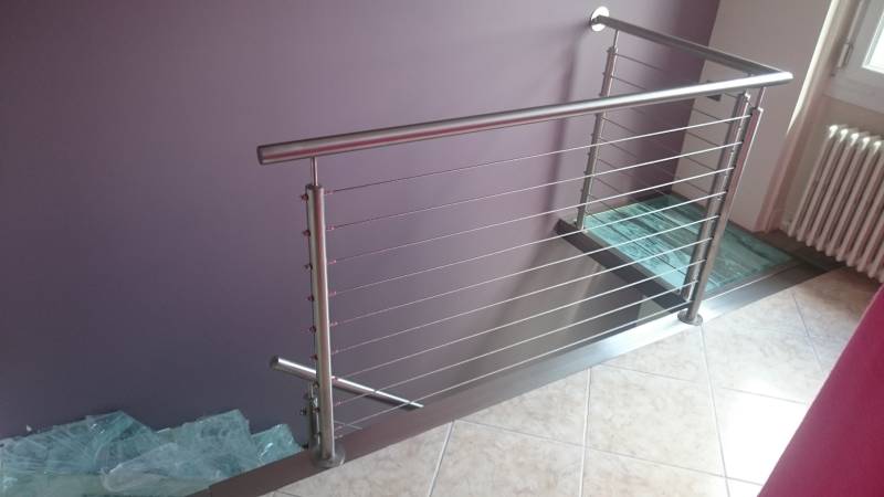 Fabricant d'escalier avec garde corps en inox et marches en verre lumineuses à Sainte-Foy-lès-Lyon