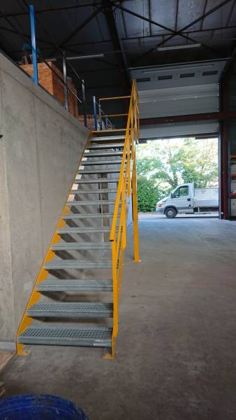Conception d'un escalier industriel sur-mesure pour une entreprise