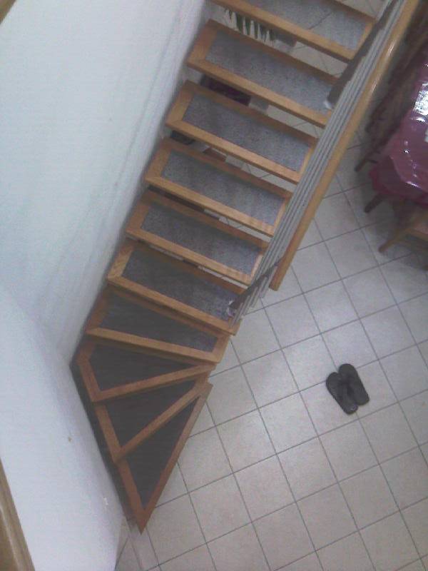 Escalier quart tournant marches anti-dérapantes à Irigny près de Lyon 