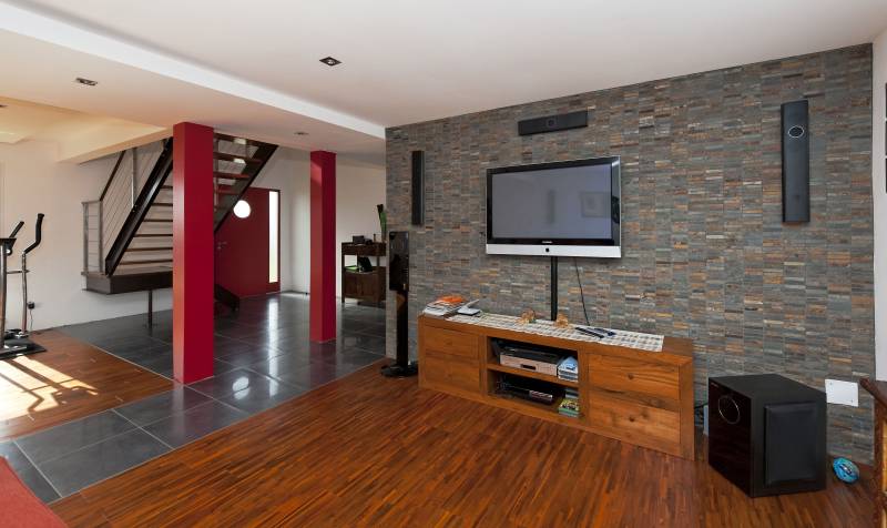 Conception d'un escalier en acier pour loft moderne situé proche de Tassin-la-Demi-Lune