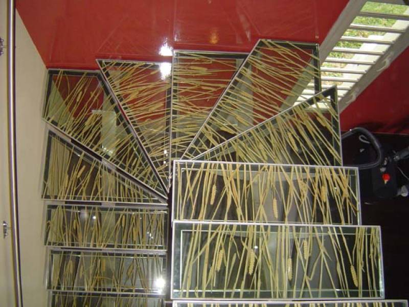 Escalier original marches en verre Meyzieu