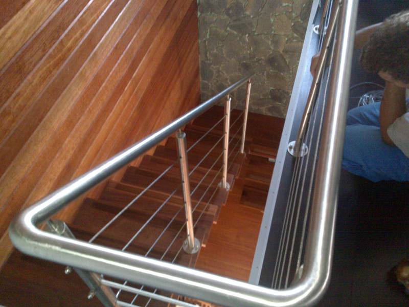 Escalier en inox et bois à Tassin la Demi Lune 